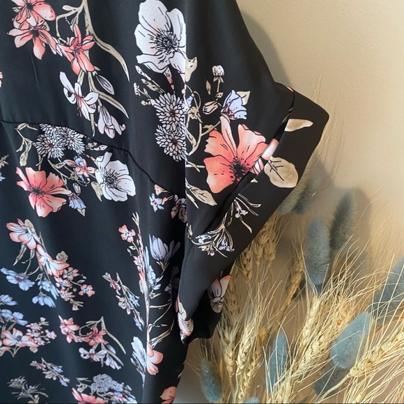 Ardene Floral Blouse Size XL - Picture 3 of 5